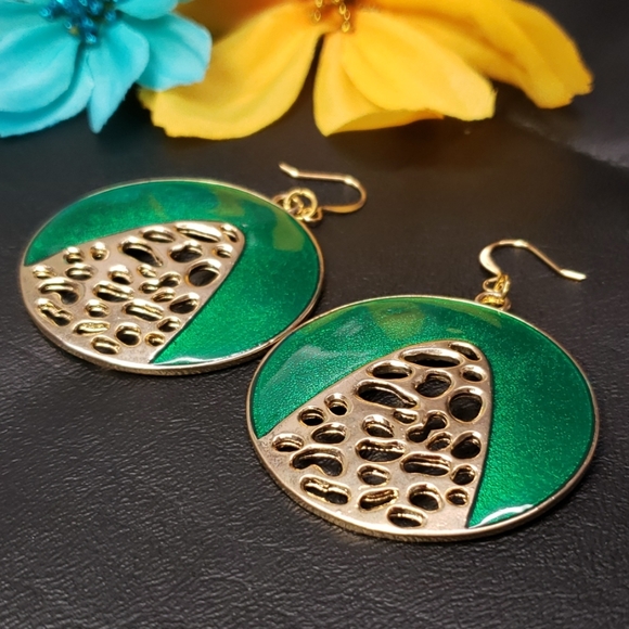 Earrings - Picture 3 of 4